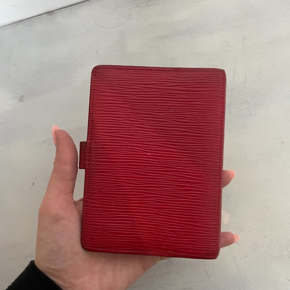 Louis Vuitton Vintage Leather Bifold Epi Travel Passport Wallet Red - Picture 5 of 13